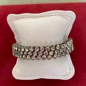 Bracelet- expandable- antique in great condition.